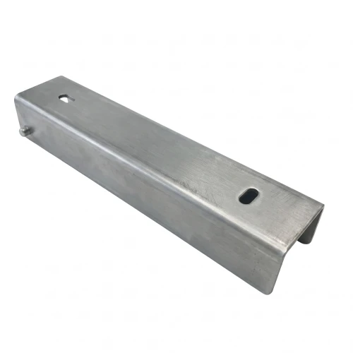 Profilo C connettore staffa per zoccolo 250x50 zincato GPV-700-39 (1)