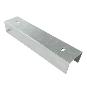 Elemento a C per collegamento zoccolo 250x55 zincato